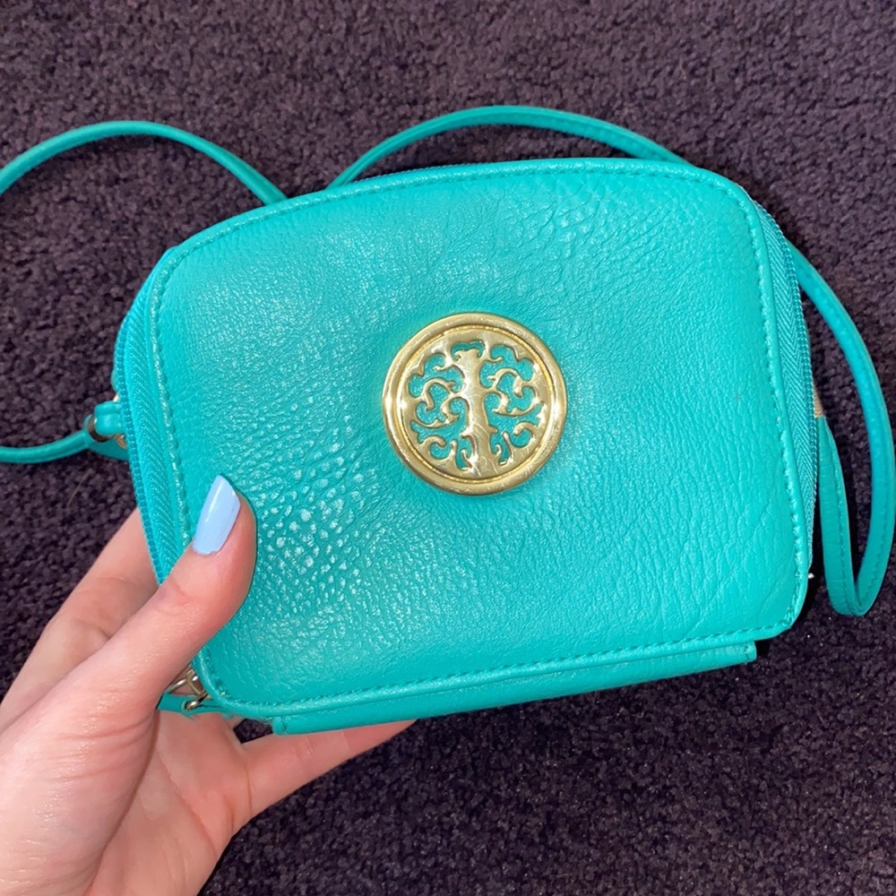 Small vibrant bag